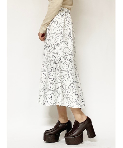 one way（ワンウェイ）の「【oneway】ラインフラワーマーメイドスカート（スカート・レディース・ホワイト/ブラック・FREE）」の11枚目の写真