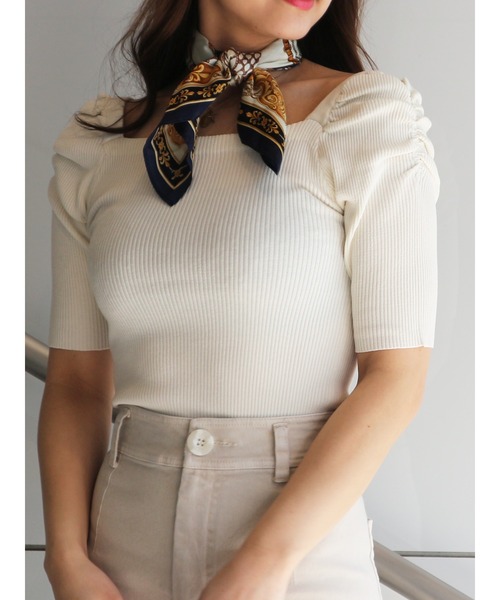 ROYAL PARTY（ロイヤルパーティー）の「【エコヴェロ】洗えるニットスクエアネック半袖トップス（ニット/セーター・レディース・グリーン/ネイビー/オフホワイト/ブルー/ピンク/ブラック/ブラック系その他/マルチ/ベージュ/ホワイト系その他2・FREE）」の3枚目の写真