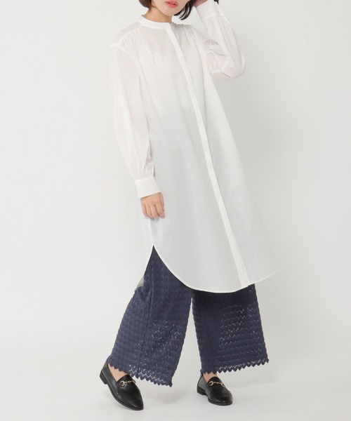 LBC(エルビーシー)の「フライフロントバンドカラーシャツワンピース(ワンピース・レディース・ブルー/ホワイト/ダークオリーブ・L/M)」の2枚目の写真