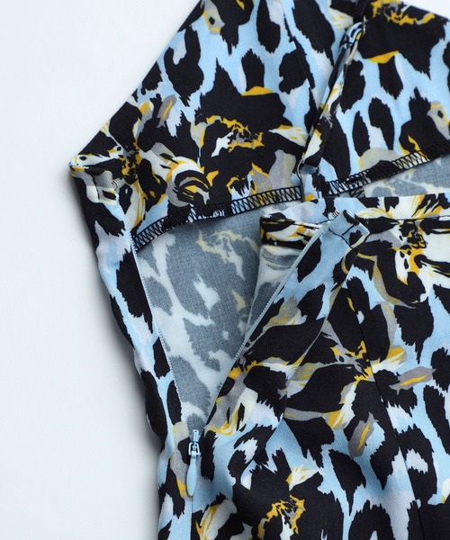 X-girl（エックスガール）の「FLORAL LEOPARD ALOHA CAMISOLE DRESS（ワンピース・レディース・ホワイト/ライトブルー/グレー・S/M）」の13枚目の写真