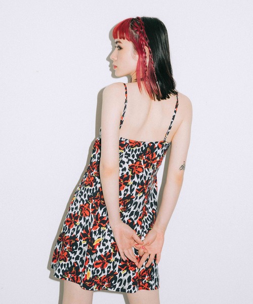 X-girl（エックスガール）の「FLORAL LEOPARD ALOHA CAMISOLE DRESS（ワンピース・レディース・ホワイト/ライトブルー/グレー・S/M）」の6枚目の写真