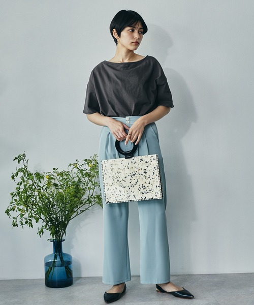 ECRIRE（エクリール）の「綿100％ 10oz天竺コットン ボートネックボックスT（Tシャツ/カットソー・レディース・オフホワイト/チャコールグレー/ピンク/ライトグリーン・フリー）」の9枚目の写真