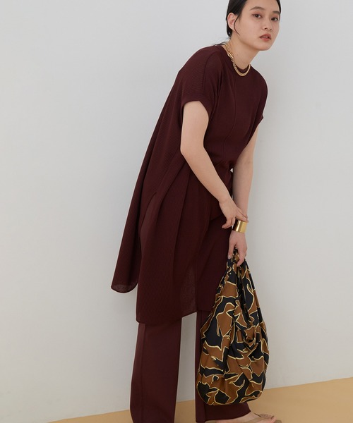 ADAM ET ROPE'(アダムエロペ)の「【セットアップ対応】TCシアーワッフルプルオーバー(Tシャツ/カットソー・レディース・ブラック/ワイン・FREE)」の2枚目の写真