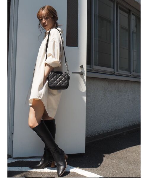 EVRIS(エヴリス)の「【ZOZO限定】シンプルオーバーサイズシャツ(シャツ/ブラウス・レディース・ホワイト/ブルー/アイボリー・FREE)」の4枚目の写真