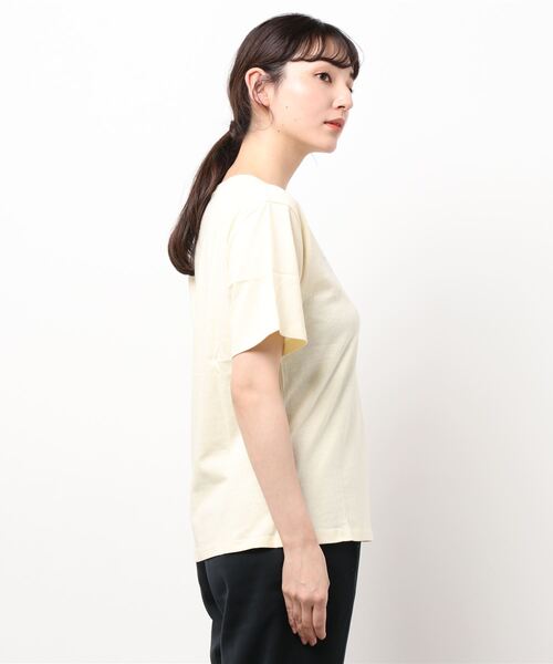 Monocoro toppi(モノコロトッピ)の「シンプルカラーロゴTシャツ(Tシャツ/カットソー・レディース・ホワイト/ベージュ・M)」の3枚目の写真