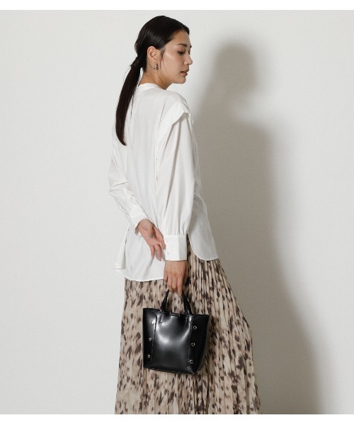 AZUL by moussy(アズールバイマウジー)の「STUDS SQUARE BAG/スタッズスクエアバッグ(ショルダーバッグ・レディース・ブラック/グリーン・FREE)」の14枚目の写真