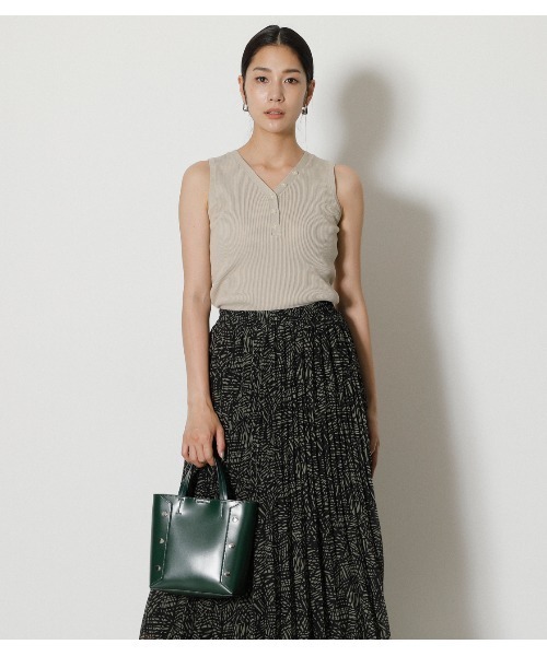 AZUL by moussy(アズールバイマウジー)の「STUDS SQUARE BAG/スタッズスクエアバッグ(ショルダーバッグ・レディース・ブラック/グリーン・FREE)」の6枚目の写真