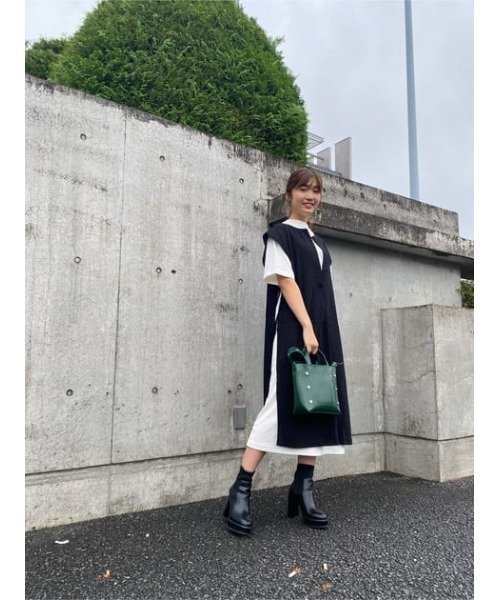 STUDS SQUARE BAG/スタッズスクエアバッグ（ショルダーバッグ