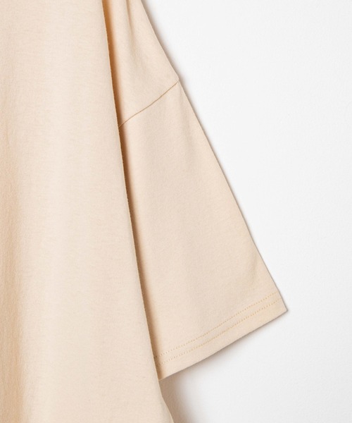 Romansual（ロマンシュアル）の「Romansual/ロゴ刺繍Tシャツ（Tシャツ/カットソー・レディース・ブラック/ベージュ/オフホワイト・MEDIUM/LARGE）」の11枚目の写真