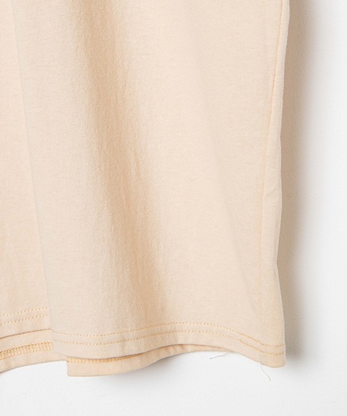 Romansual（ロマンシュアル）の「Romansual/ロゴ刺繍Tシャツ（Tシャツ/カットソー・レディース・ブラック/ベージュ/オフホワイト・MEDIUM/LARGE）」の5枚目の写真