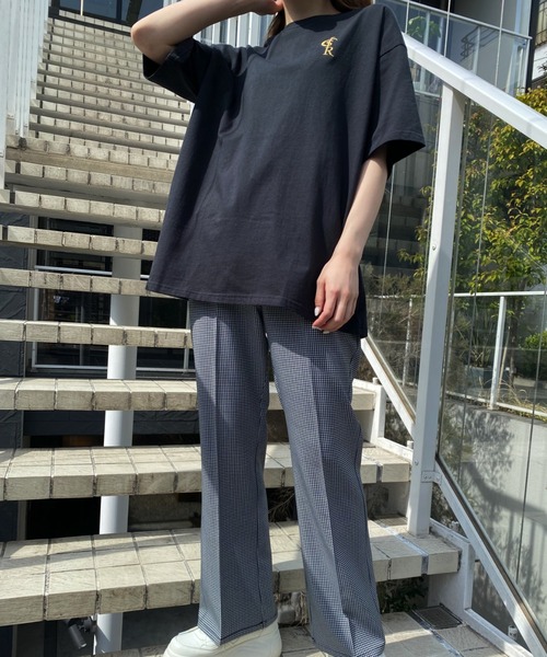 Romansual（ロマンシュアル）の「Romansual/ロゴ刺繍Tシャツ（Tシャツ/カットソー・レディース・ブラック/ベージュ/オフホワイト・MEDIUM/LARGE）」の19枚目の写真