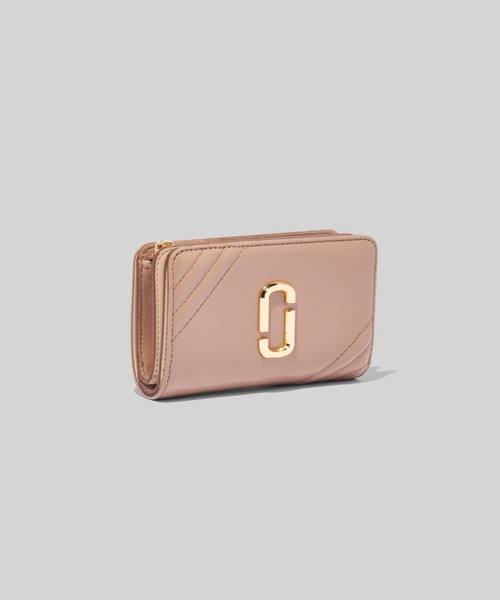 MARC JACOBS（マークジェイコブス）の「THE GLAM SHOT COMPACT WALLET/ザ グラム ショット コンパクト ウォレット 二つ折り財布（財布・レディース・ブラック/ブルー系その他/ピンク系その他/ベージュ系その他3・ONE SIZE）」の10枚目の写真