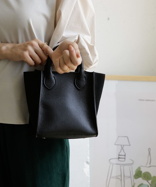 URBAN RESEARCH DOORS（アーバンリサーチドアーズ）の「MARCO BIANCHINI　2way キューブショルダーバッグ（ショルダーバッグ・レディース・ブラック/オフホワイト/ライトブラウン・FREE）」の2枚目の写真