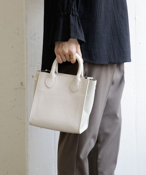 URBAN RESEARCH DOORS（アーバンリサーチドアーズ）の「MARCO BIANCHINI　2way キューブショルダーバッグ（ショルダーバッグ・レディース・ブラック/オフホワイト/ライトブラウン・FREE）」の4枚目の写真