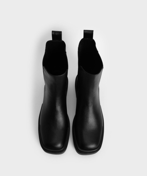 CHARLES & KEITH（チャールズ & キース）の「プラットフォーム チェルシーブーツ / Platform Chelsea Boots（ブーツ・レディース・ブラック/グレー・25cm/25.5cm/23cm/24.5cm/22.5cm/23.5cm）」の6枚目の写真