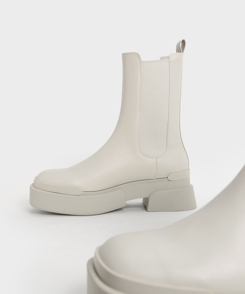 CHARLES & KEITH（チャールズ & キース）の「プラットフォーム チェルシーブーツ / Platform Chelsea Boots（ブーツ・レディース・ブラック/グレー・25cm/25.5cm/23cm/24.5cm/22.5cm/23.5cm）」の20枚目の写真