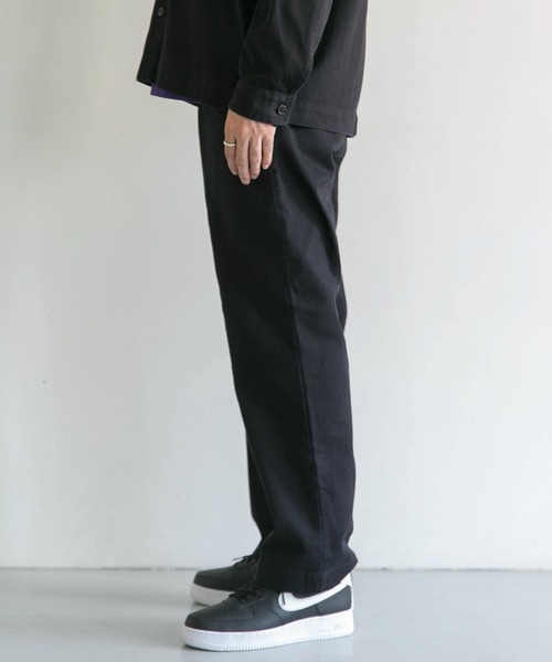 URBAN RESEARCH DOORS（アーバンリサーチドアーズ）の「ストレートデニムトラウザー（デニムパンツ・メンズ・インディゴブルー/ブラック・40/38）」の13枚目の写真