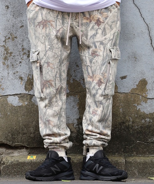 STAMPD(スタンプド)の「STAMPD/スタンプド Essential Cargo Sweatpant スウェットパンツ アニマル 総柄(スウェットパンツ・メンズ・カモフラージュ・L/S/M)」の1枚目の写真