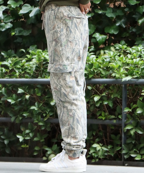 STAMPD(スタンプド)の「STAMPD/スタンプド Essential Cargo Sweatpant スウェットパンツ アニマル 総柄(スウェットパンツ・メンズ・カモフラージュ・L/S/M)」の2枚目の写真