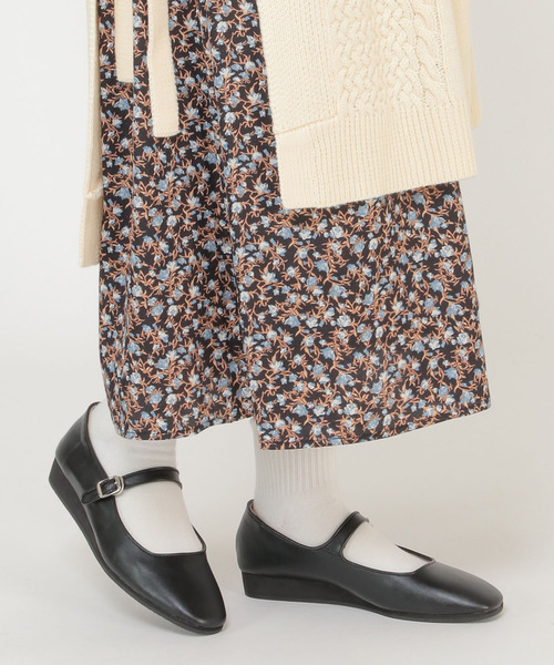 LBC（エルビーシー）の「ストラップシューズ（その他シューズ・レディース・ブラック/ダークカーキ/ベージュ・M/L）」の4枚目の写真