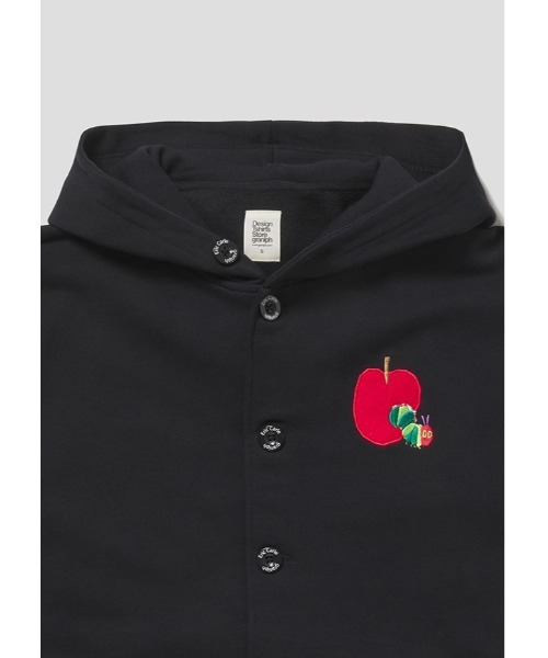 Design Tshirts Store graniph(デザイン ティーシャツ ストア グラニフ)の「レッド アップル エンブロイダリー(エリック カール)|コラボフーデッドスウェットブルゾン(ブルゾン・メンズ・ブラック・LARGE/MEDIUM/SMALL)」の9枚目の写真