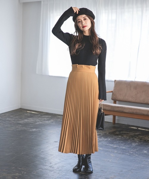 mysty woman（ミスティウーマン）の「ニット×プリーツ切替ワンピース 259252（ワンピース・レディース・ブラック/ベージュ・FREE）」の3枚目の写真