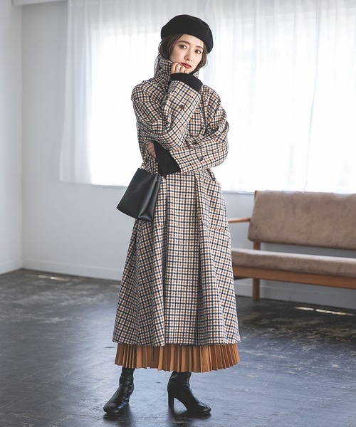 mysty woman（ミスティウーマン）の「ニット×プリーツ切替ワンピース 259252（ワンピース・レディース・ブラック/ベージュ・FREE）」の5枚目の写真