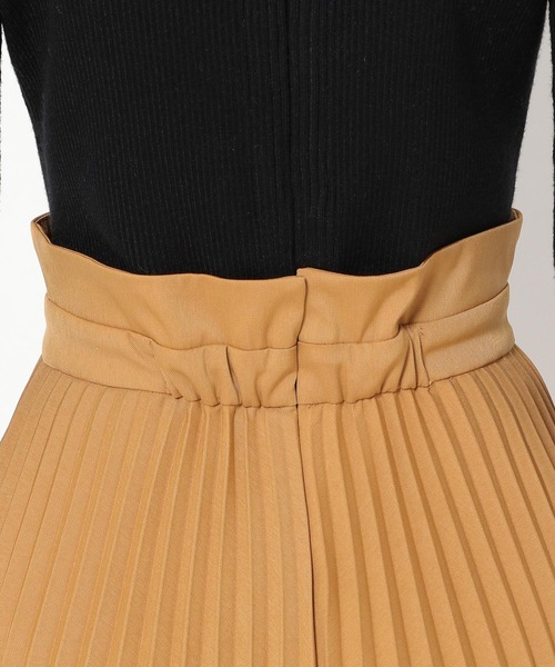 mysty woman（ミスティウーマン）の「ニット×プリーツ切替ワンピース 259252（ワンピース・レディース・ブラック/ベージュ・FREE）」の22枚目の写真