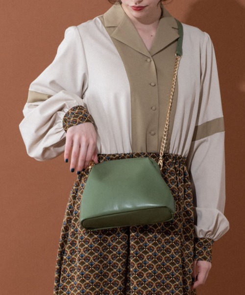 idem（イデム）の「gamaguchi shoulder bag/がま口ショルダーバッグ（ショルダーバッグ・レディース・カーキ/ブルー/キャメル/アイボリー/ベージュ/ブラック/ブラウン・FREE）」の5枚目の写真