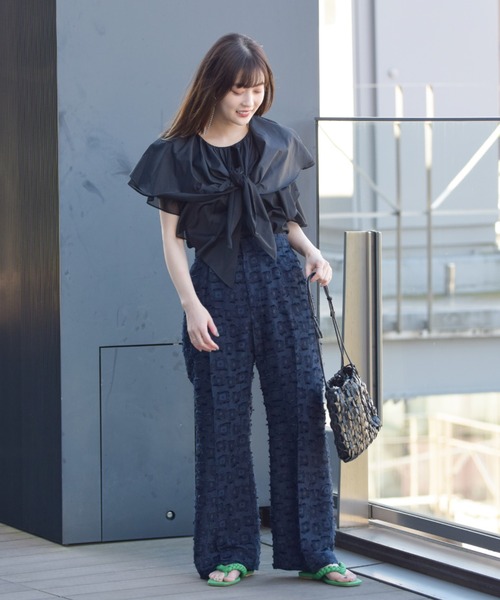 Ray BEAMS(レイビームス)の「RBS / レイヤード ケープカラー Tシャツ(Tシャツ/カットソー・レディース・ホワイト/ブラック・ONE SIZE)」の11枚目の写真