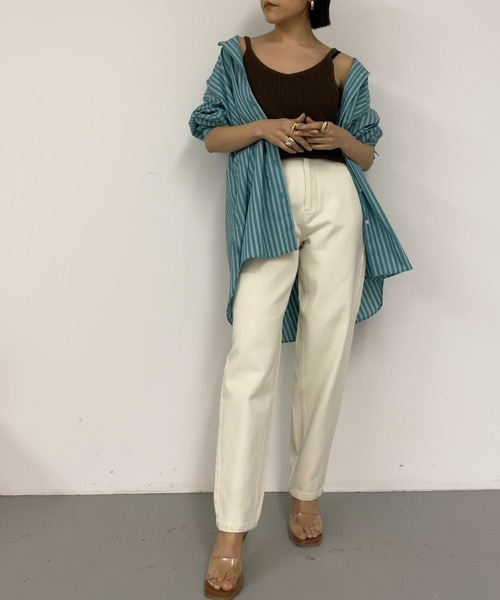 AIC.(エーアイシー)の「ハイウエストデニムテーパードパンツ(デニムパンツ・レディース・オフホワイト/ブルー/グリーン・SMALL/MEDIUM)」の2枚目の写真