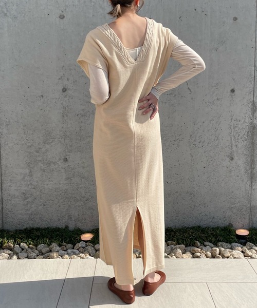 select MOCA by misato（セレクトモカバイミサト）の「2022 SS ケーブル編みニット2WAYワンピース（ワンピース・レディース・ブラック/カーキ/アイボリー・FREE）」の10枚目の写真