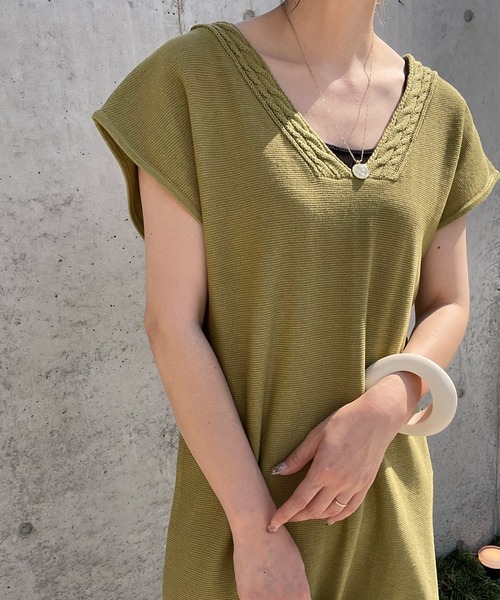 select MOCA by misato（セレクトモカバイミサト）の「2022 SS ケーブル編みニット2WAYワンピース（ワンピース・レディース・ブラック/カーキ/アイボリー・FREE）」の14枚目の写真