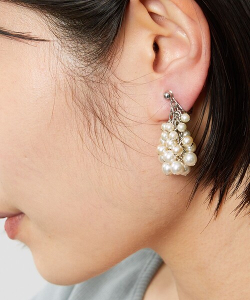 Aresense（アーセンス）の「esne/エスネ パールシャワーピアス（ピアス（両耳用）・レディース・シルバー・ﾌﾘ-）」の3枚目の写真