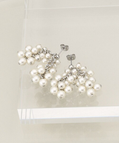 Aresense（アーセンス）の「esne/エスネ パールシャワーピアス（ピアス（両耳用）・レディース・シルバー・ﾌﾘ-）」の4枚目の写真