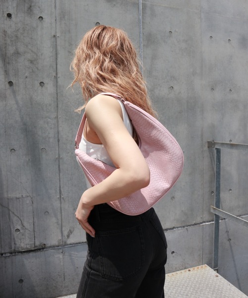 FIG&VIPER(フィグアンドバイパー)の「型押しクロコハンドルBAG(ハンドバッグ・レディース・ブラック/ホワイト/ピンク・FREE)」の5枚目の写真