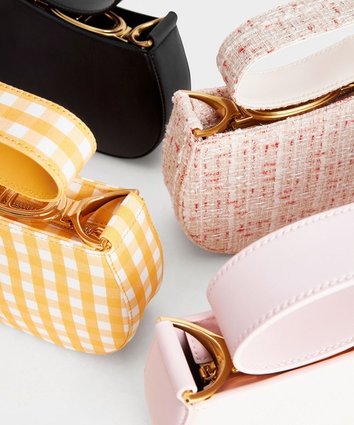 CHARLES & KEITH(チャールズ & キース)の「アシメトリカル ショルダーバッグ / Asymmetrical Shoulder Bag(ショルダーバッグ・レディース・ブラック/イエロー/ライトピンク・M)」の7枚目の写真