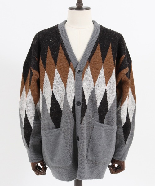 ANGENEHM（アンゲネーム）の「mcg3072- ダイヤ切り替えニット