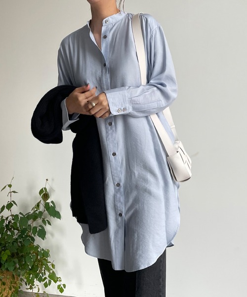 DouDou(ドゥドゥ)の「【WEB限定】 バンドカラーロングシャツ(シャツ/ブラウス・レディース・オフホワイト/ブラック/サックスブルー・FREE)」の1枚目の写真