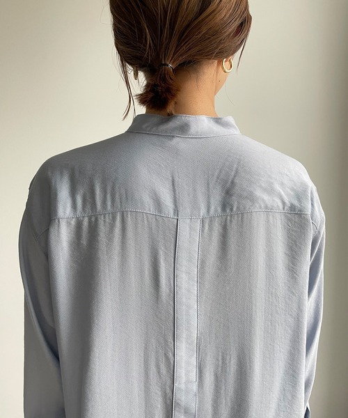 DouDou(ドゥドゥ)の「【WEB限定】 バンドカラーロングシャツ(シャツ/ブラウス・レディース・オフホワイト/ブラック/サックスブルー・FREE)」の6枚目の写真