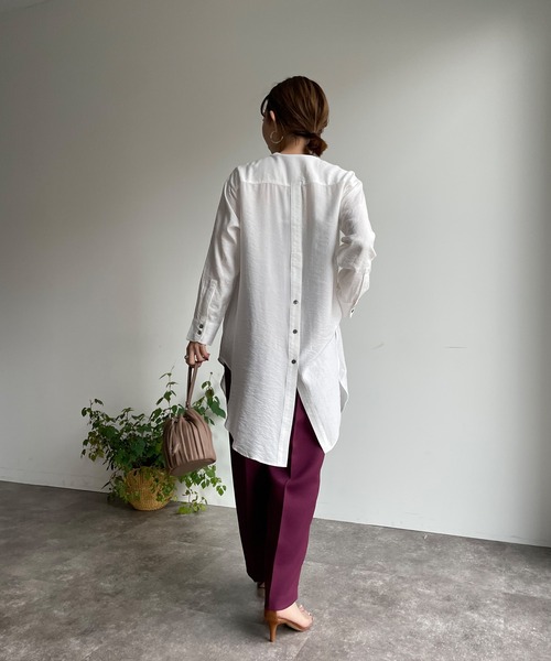 DouDou(ドゥドゥ)の「【WEB限定】 バンドカラーロングシャツ(シャツ/ブラウス・レディース・オフホワイト/ブラック/サックスブルー・FREE)」の7枚目の写真