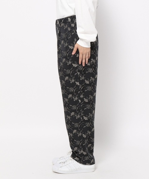 LOWRYS FARM（ローリーズファーム）の「ボタニカルジャガード