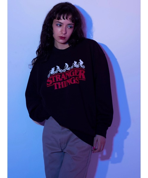 Green Parks(グリーンパークス)の「【UNISEX】■STRANGER THINGS Logo(スウェット・レディース・ブラック・FREE)」の3枚目の写真