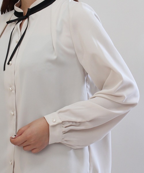 ASTORIA ODIER（アストリアオディール）の「グログランリボン配色ブラウス（シャツ/ブラウス・レディース・ホワイト/ピンクベージュ/ベージュ/ブラウン・MEDIUM/SMALL/LARGE）」の20枚目の写真