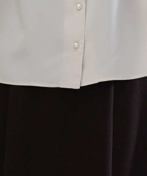 ASTORIA ODIER（アストリアオディール）の「グログランリボン配色ブラウス（シャツ/ブラウス・レディース・ホワイト/ピンクベージュ/ベージュ/ブラウン・MEDIUM/SMALL/LARGE）」の17枚目の写真