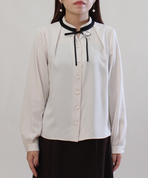 ASTORIA ODIER（アストリアオディール）の「グログランリボン配色ブラウス（シャツ/ブラウス・レディース・ホワイト/ピンクベージュ/ベージュ/ブラウン・MEDIUM/SMALL/LARGE）」の9枚目の写真