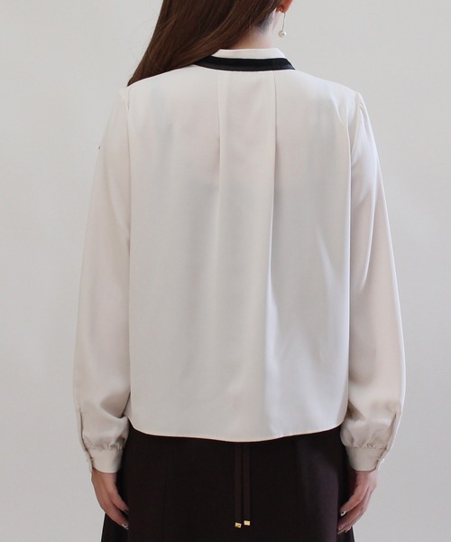 ASTORIA ODIER（アストリアオディール）の「グログランリボン配色ブラウス（シャツ/ブラウス・レディース・ホワイト/ピンクベージュ/ベージュ/ブラウン・MEDIUM/SMALL/LARGE）」の5枚目の写真