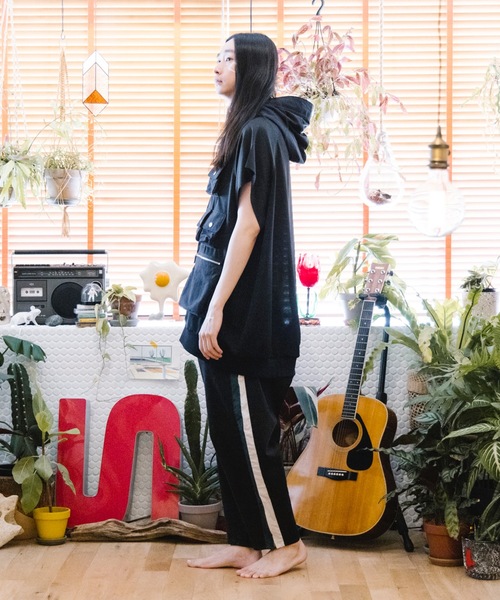 STOF(ストフ)の「Line wide jeans(デニムパンツ・メンズ・インディゴブルー/ブラック・S/M/XS)」の4枚目の写真
