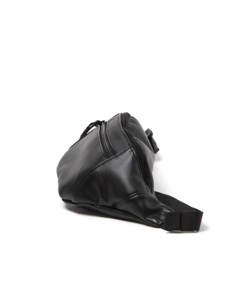 LAKOLE（ラコレ）の「フェイクレザーボディバッグ / 162555（ボディバッグ/ウエストポーチ・メンズ・ホワイト/ブラック・FREE）」の9枚目の写真