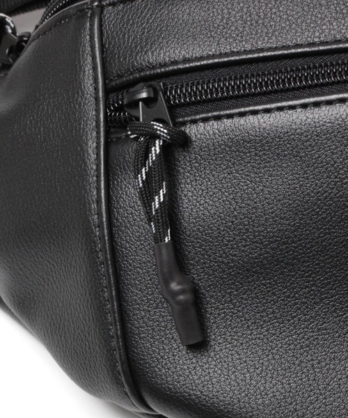 LAKOLE（ラコレ）の「フェイクレザーボディバッグ / 162555（ボディバッグ/ウエストポーチ・メンズ・ホワイト/ブラック・FREE）」の10枚目の写真